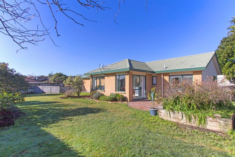 22 Elderberry Road, Burswood, Auckland - Carousel 2