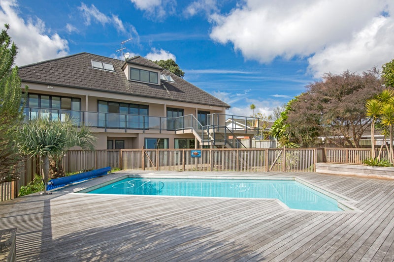 12 Suzetta Place, Sunnyhills, Auckland - Carousel 2