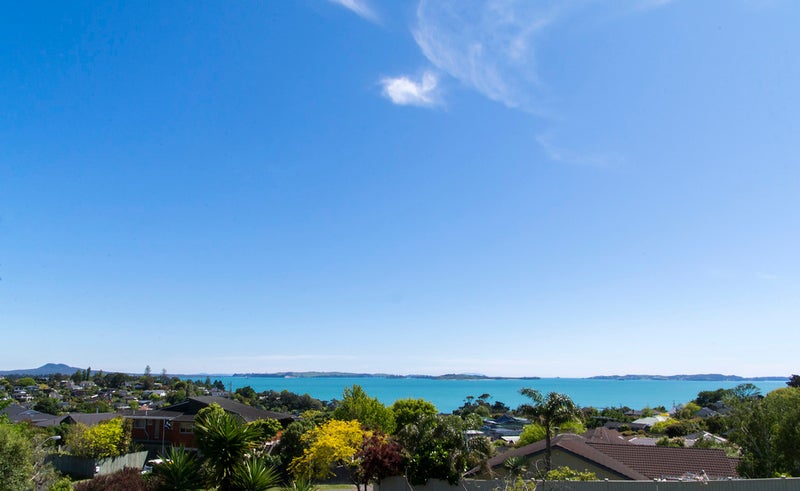 6 Paisley Street, Mellons Bay, Auckland - Carousel 2