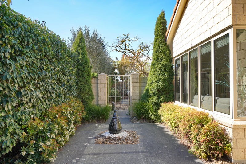 7 Pohutukawa Crescent, Parklands, Christchurch - Carousel 2