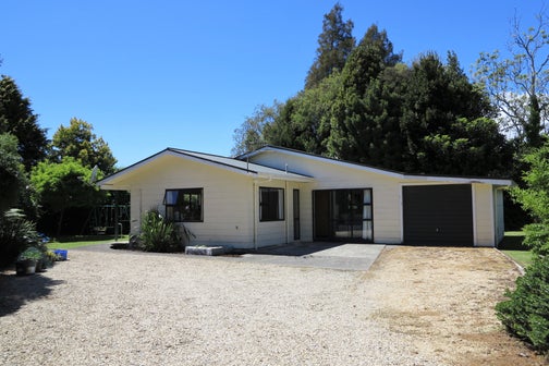 11 Norman Bensemann Place, Takaka