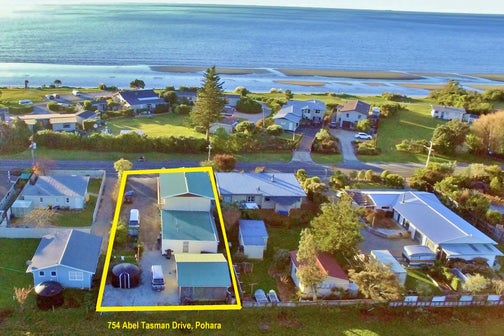 754 Abel Tasman Drive, Pohara