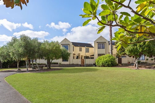 34 Vinograd Drive, Te Atatu Peninsula, Auckland