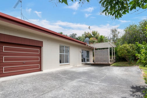 2/16 Kayeleen Place, Howick, Auckland