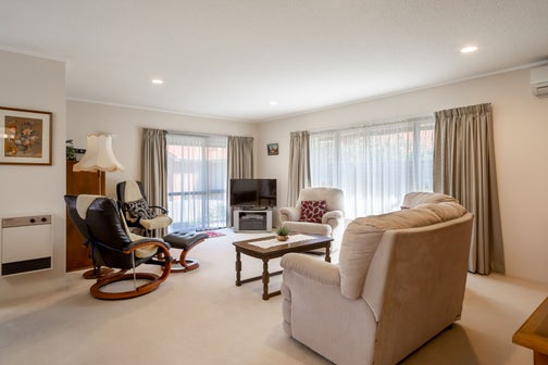 105 Oakridge Grove, Flagstaff, Hamilton