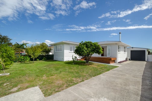 20 Tamariki Avenue, Kelston, Auckland