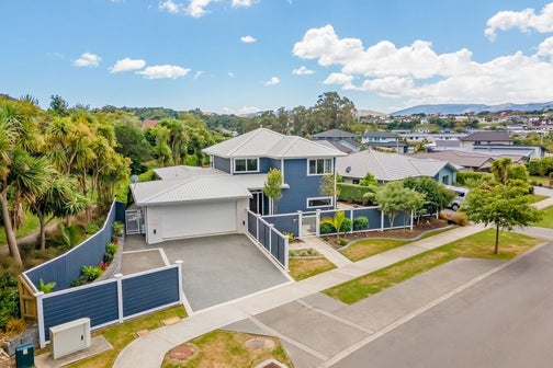 58 Resolution Drive, Whitby, Porirua