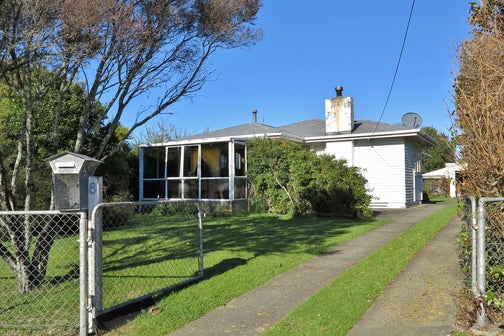 8 Lake Crescent, Takaka