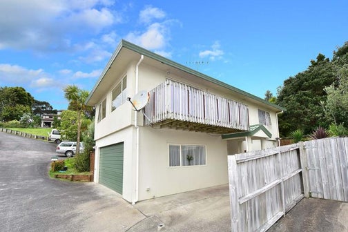 2/16 Ocean View Road, Northcote, Auckland