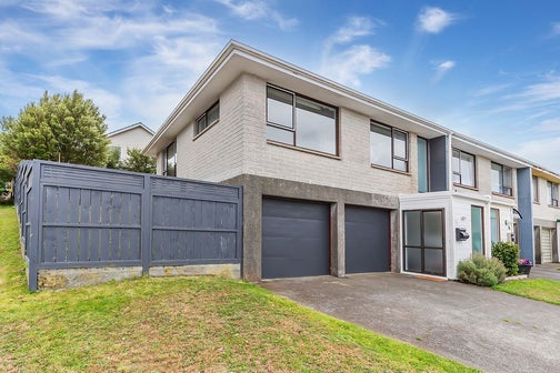 27 Akaroa Drive, Maupuia, Wellington