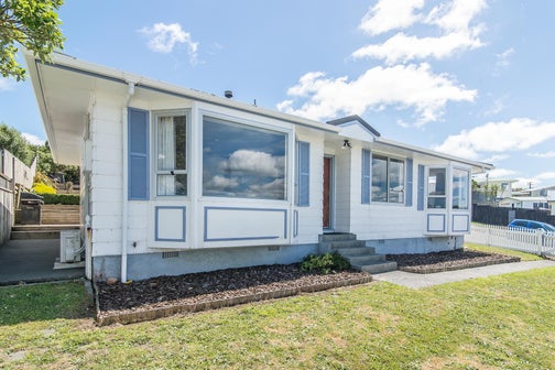 6 Cheltenham Terrace, Newlands, Wellington