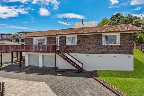 8 Marco Place, Highland Park, Auckland