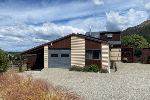 25 Parry Crescent, Wanaka
