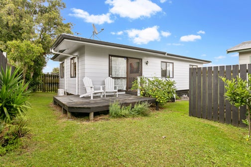 2/34 ST LEONARDS ROAD, Kelston, Auckland