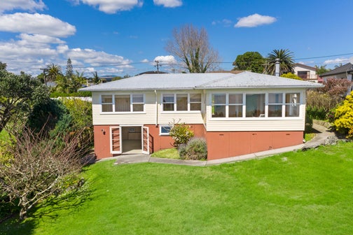 29 Hawke Crescent, Beachlands, Auckland