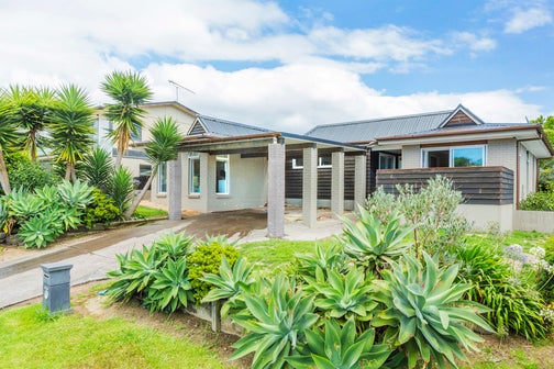 7 Clipper Place, Shelly Park, Auckland