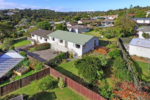2/19 Glastron Place, Bayview, Auckland