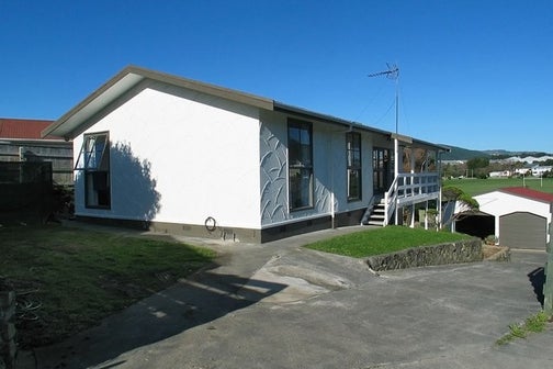 13 Te Arataura Street, Takapuwahia, Porirua