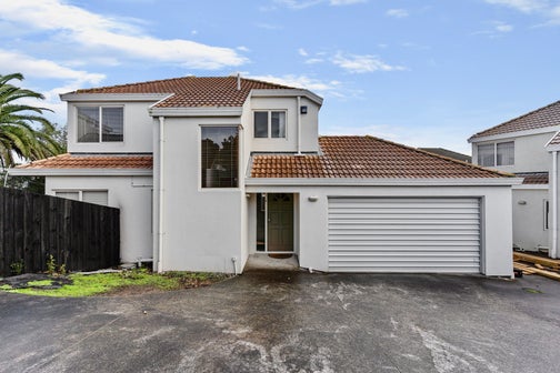 2/5 Juvena Place, Clover Park, Auckland