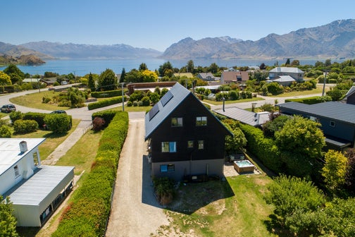 49 Parry Crescent, Wanaka
