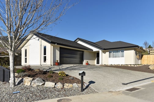 1 Kelly Way, Richmond