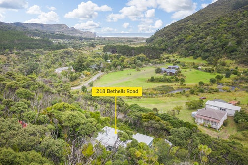 218 Bethells Road, Te Henga / Bethells Beach