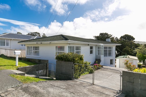 12 Catherine Crescent, Paparangi, Wellington