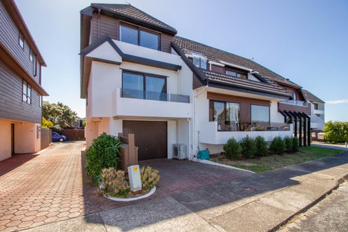 16 Tamahine Street, Maupuia, Wellington