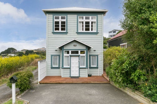 70 Salford Street, Newlands, Wellington