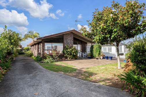 1/35 Bramley Drive, Farm Cove, Auckland
