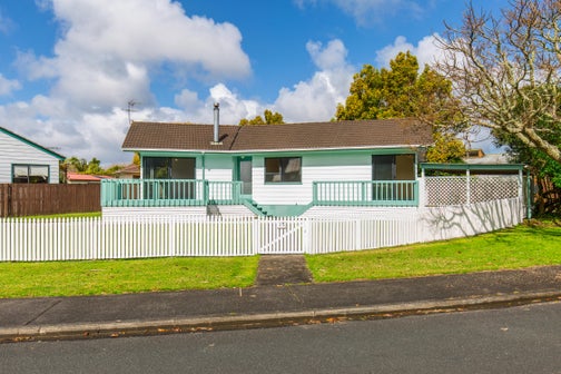 15 Redlands Grove, Swanson, Auckland