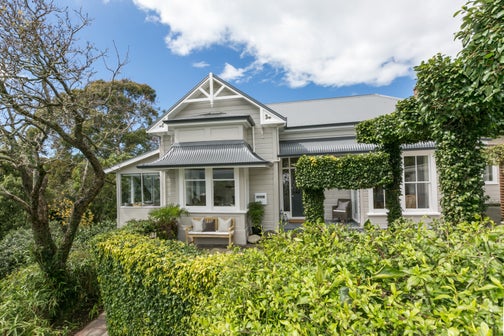 2 Seapoint Road, Bluff Hill, Napier