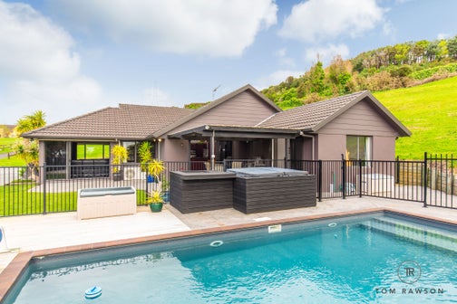 490 REDOUBT RD, Flat Bush, Auckland