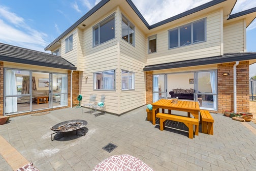 8 Peel Lane, Aotea, Porirua