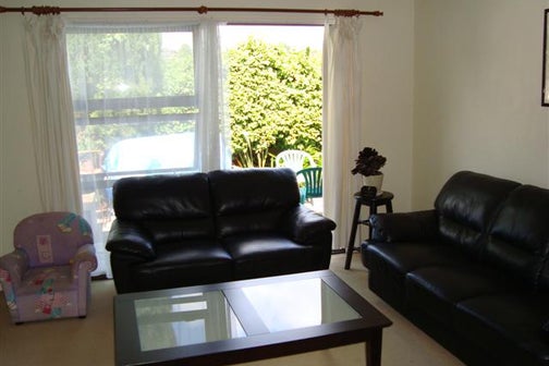 2/37 Simon Ellice Drive, Bayview, Auckland