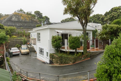 6 Aranui Street, Maupuia, Wellington