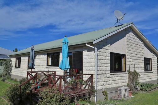 28 Feary Crescent, Takaka