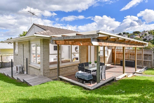1/33 Easton Park Parade, GLENFIELD, AUCKLAND