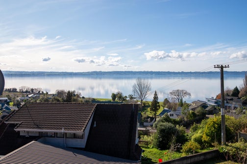 5 Aries Place, Kawaha Point, Rotorua