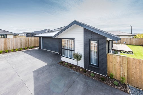 8 Camberley Road, Richmond