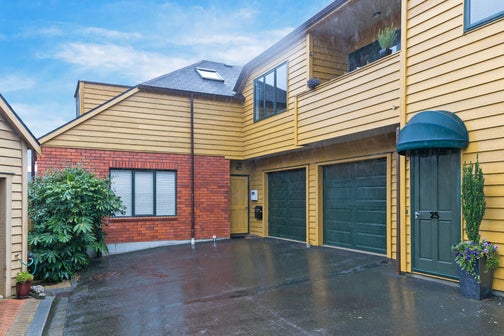24 Futuna Close, Karori, Wellington
