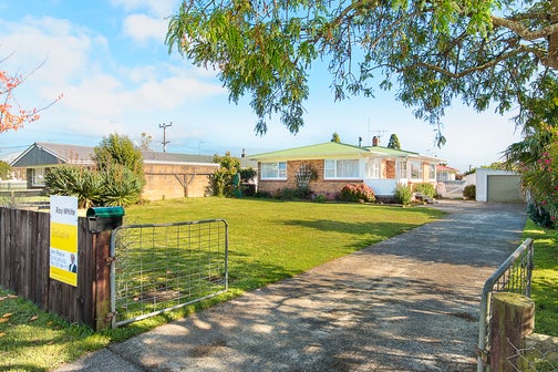 100 George Street, Tuakau, Tuakau