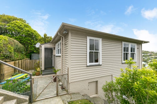 15 Montgomery Avenue, Karori, Wellington