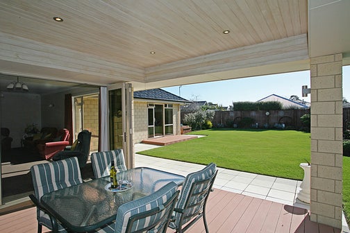 279 Southfield Drive, Lincoln, Lincoln