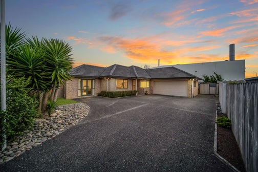 13 Tolben Place, Golflands, Auckland