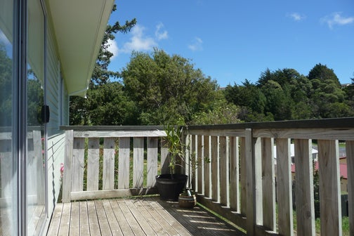 220 Sievers Grove, Cannons Creek, Porirua