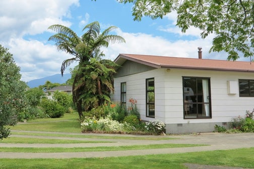 5 Sunbelt Crescent, Takaka