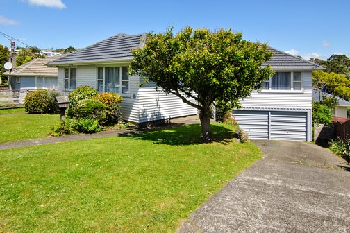 3 Longcroft Terrace, Newlands, Wellington