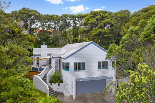 11E Woodfern Crescent, Titirangi, Auckland