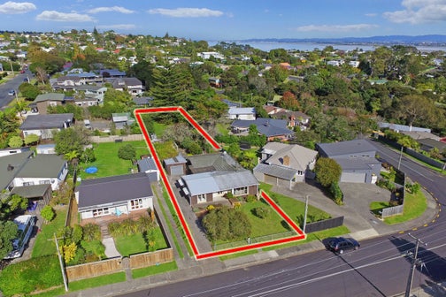 32 Sunnyhaven Avenue, Beach Haven, Auckland